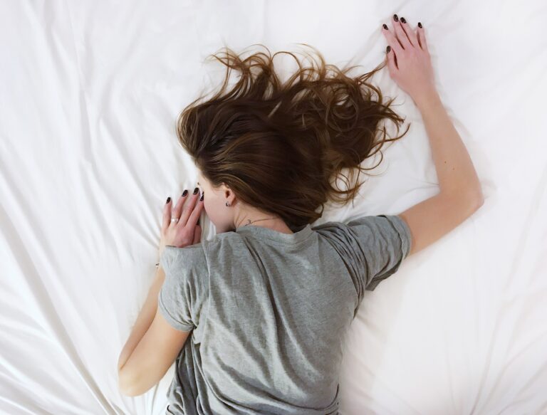 Survey shows new parents lose 3-4 hours sleep EACH night