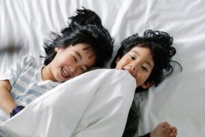 The 3-part dopamine-boosting bedtime method to help neurodivergent kids fall asleep quicker.
